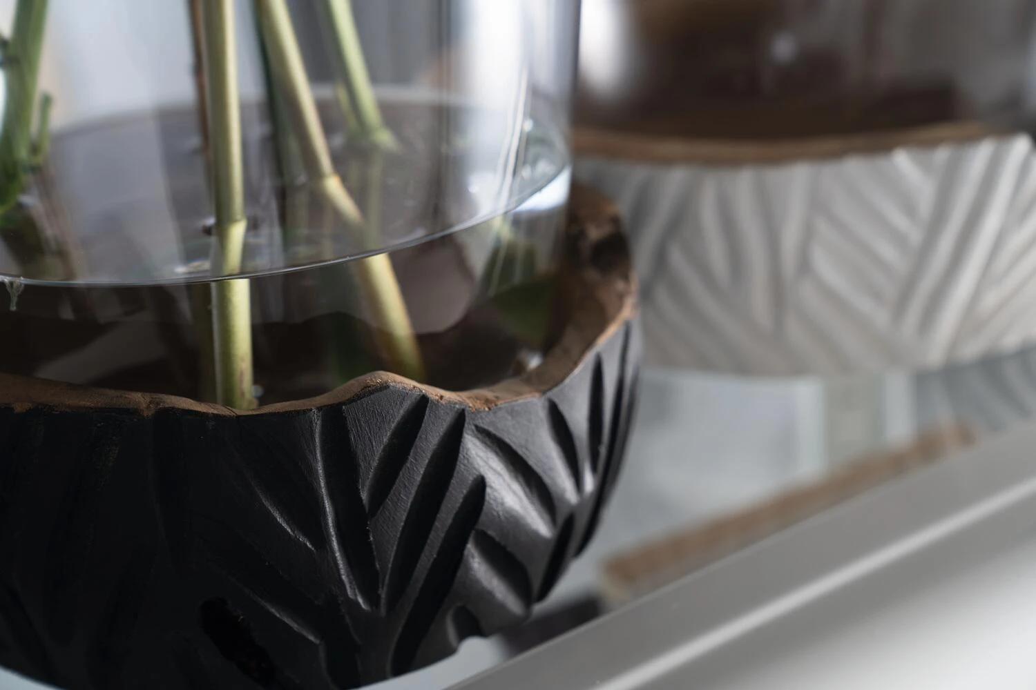 Leonardo Vase Mit Holzsockel CASOLARE 33 Cm Schwarz – Bild 3