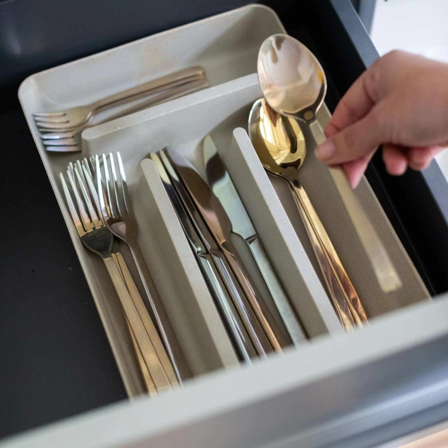 Koziol Besteckkasten RIO In Sand 4 Koziol Besteckkasten RIO In Sand – Bild 2