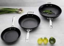 Le Creuset Aluminium-Antihaft Wok-Pfanne -Küchenbedarf Laden Aluminium Antihaft 12 klein 2 l