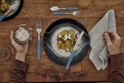 Victorinox Swiss Modern Besteck-Set Mit Tomatenmessern, 24-teilig, Kornblumen-blau 12 Victorinox Swiss Modern Besteck-Set Mit Tomatenmessern, 24-teilig, Kornblumen-blau -Küchenbedarf Laden CUT 6 9096 11W2 24 G 1