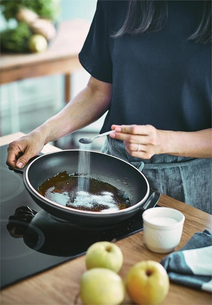 Emile Henry Tarte Tatin-Set Delight In Ardoise 6 Emile Henry Tarte Tatin-Set Delight In Ardoise – Bild 4