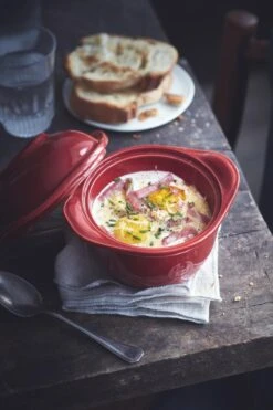 Emile Henry Mini-Auflaufform "Egg Nest" In Grand Cru -Küchenbedarf Laden EH 8409 Amb Oeuf EggNest EggCocotte CreamHam V