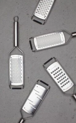 Microplane 2-Wege-Reibe Professional -Küchenbedarf Laden MP Professional Series group neu 4 l