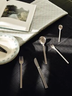 Mono A Besteckset Mit Messer 43, 24tlg. Brillant Poliert 6 Mono A Besteckset Mit Messer 43, 24tlg. Brillant Poliert -Küchenbedarf Laden Mono A Short Blade 4pc 60793 Milieu Fabian Frinzel