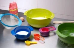 Joseph Joseph Schüssel-Set Nest 9 Plus Bunt, 9-tlg. -Küchenbedarf Laden Nest 9 Plus Range Apart with food neu