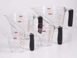 OXO Good Grips Abgewinkelter Messbecher 0,5 L -Küchenbedarf Laden oxogoodgrips messbecher